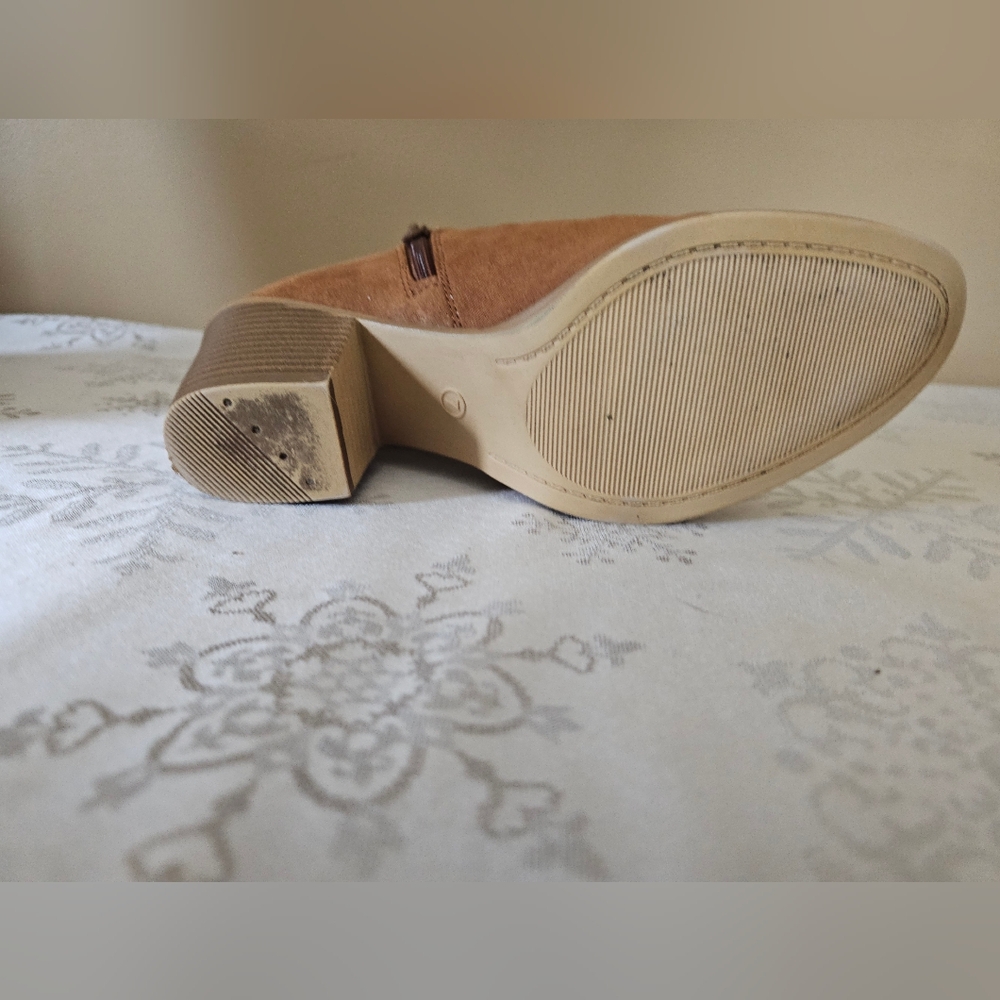 Tan Ankle Booties Vegan Suede SZ 7 - Picture 9 of 11